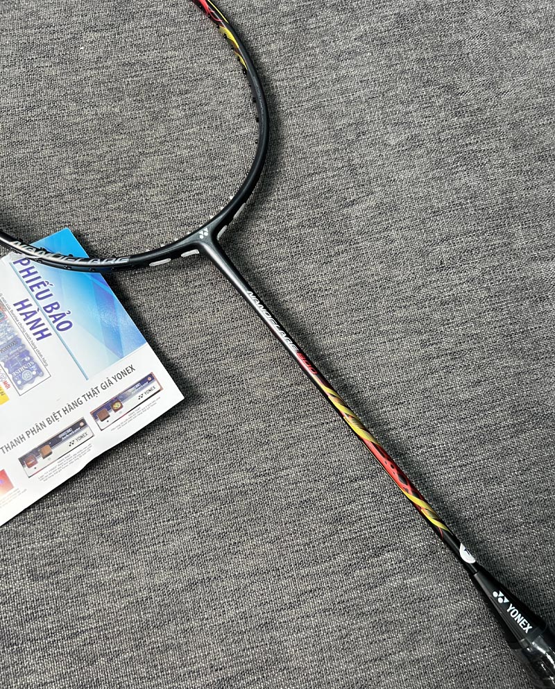 Vot-cau-long-yonex-nanoflare-800